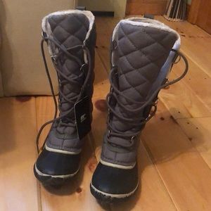 New sorel waterproof boots